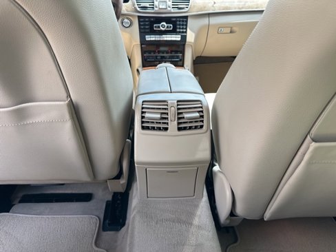 Used 2014 Mercedes-Benz E 350 Sedan image 32