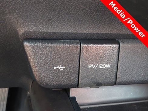 Used 2023 Toyota Camry SE image 17