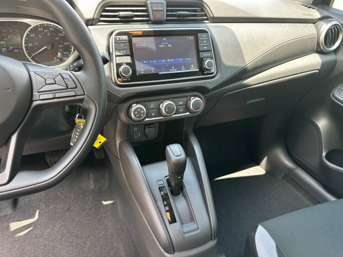 Used 2025 Nissan Versa S w/ Trunk Package image 28