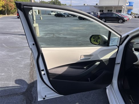 Used 2020 Toyota Corolla LE image 17