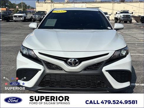 Used 2022 Toyota Camry SE image 11