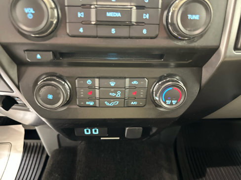 Used 2018 Ford F150 XLT w/ Equipment Group 302A Luxury image 18