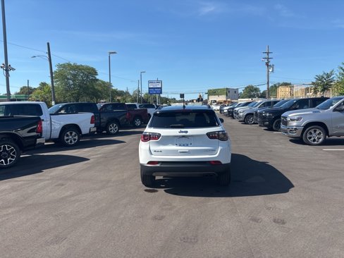 Used 2022 Jeep Compass Limited image 6