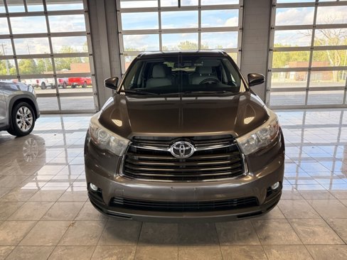 Used 2015 Toyota Highlander XLE image 3
