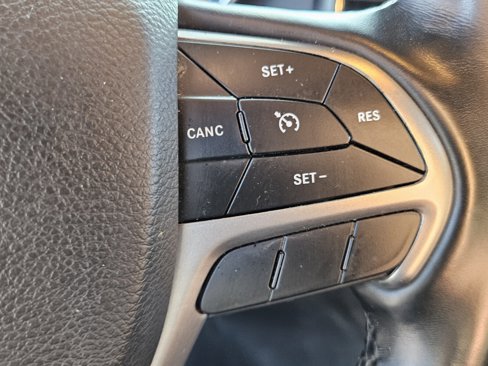 Used 2021 Jeep Grand Cherokee Laredo w/ Security & Convenience Group image 34
