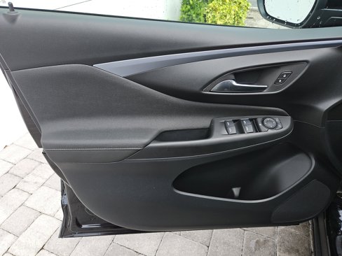 New 2025 Buick Envista Preferred image 17