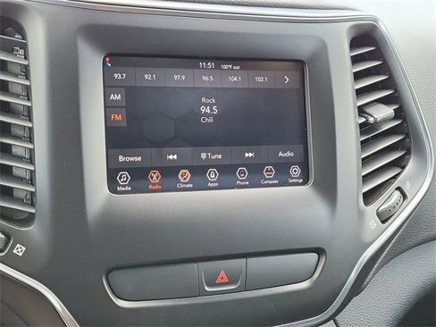 Used 2019 Jeep Cherokee Latitude w/ Popular Appearance Group image 13