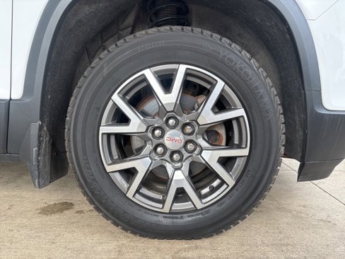 Used 2020 GMC Acadia SLE image 37