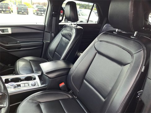 Used 2020 Ford Explorer XLT w/ Equipment Group 202A image 8