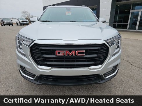 Certified 2022 GMC Terrain SLE w/ Driver Convenience Package image 3