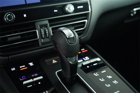 Used 2022 Porsche Macan image 56