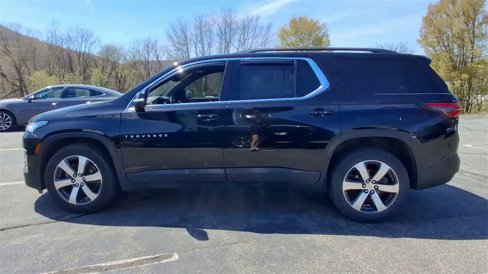 Used 2022 Chevrolet Traverse LT w/ LT Premium Package image 5