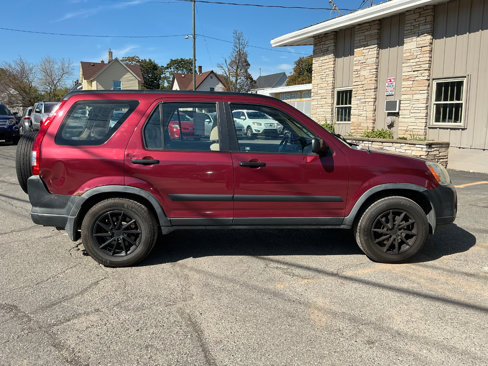 Used 2005 Honda CR-V LX image 2