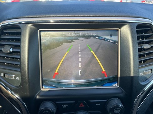 Used 2017 Jeep Grand Cherokee Limited w/ Trailer Tow Group IV image 17