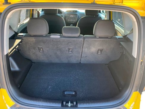 Used 2016 Kia Soul + image 12