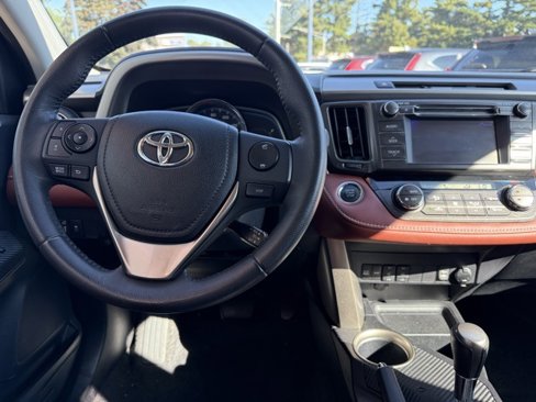 Used 2013 Toyota RAV4 Limited image 19