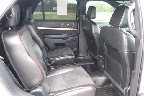 Used 2018 Ford Explorer XLT w/ Equipment Group 202A image 18