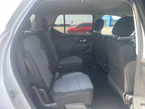 Used 2018 Chevrolet Traverse LT image 16