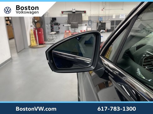Certified 2021 Volkswagen Tiguan SE w/ Panoramic Sunroof Package image 13