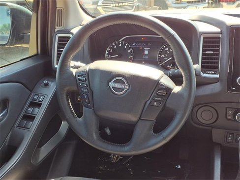 Used 2022 Nissan Frontier SV image 13