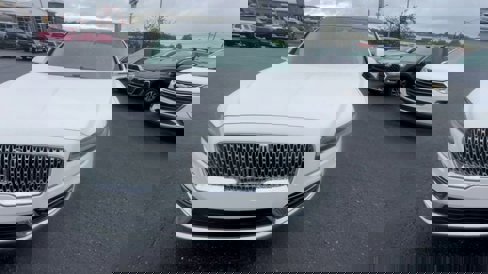 Used 2020 Lincoln Nautilus Reserve image 4