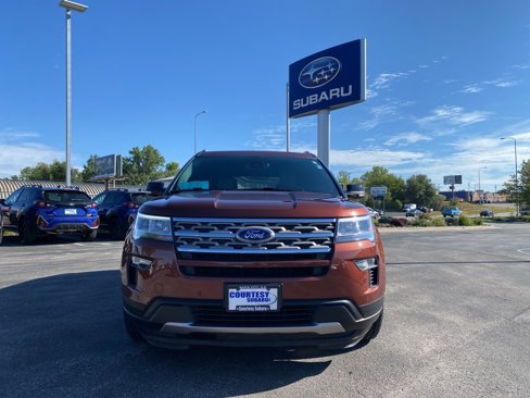 Used 2018 Ford Explorer XLT w/ Equipment Group 202A image 2