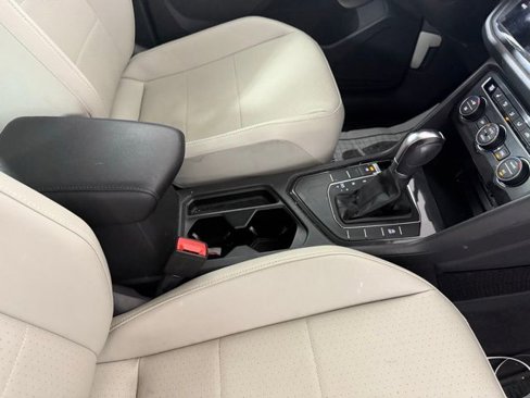 Used 2019 Volkswagen Tiguan SE w/ Panoramic Sunroof Package image 34