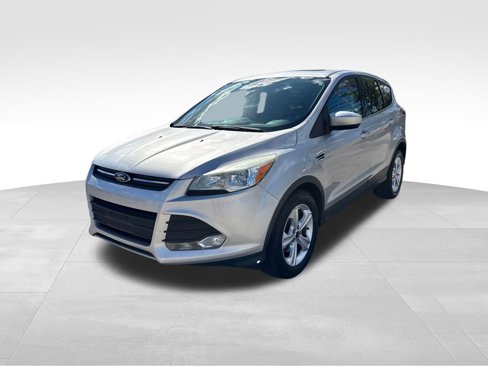 Used 2015 Ford Escape SE image 3