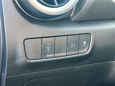 Used 2023 Hyundai Kona SEL w/ Convenience Package image 10