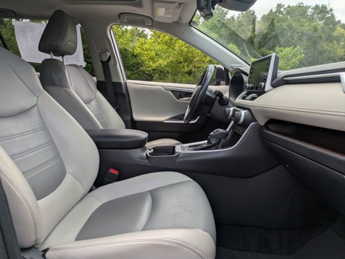 Used 2019 Toyota RAV4 Limited image 33