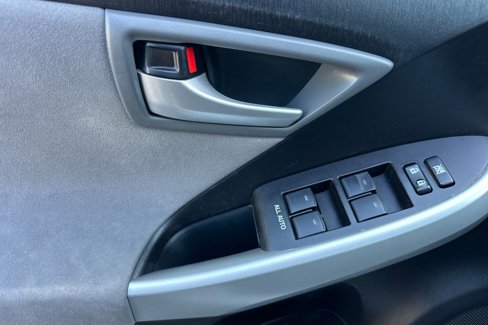 Used 2015 Toyota Prius Three image 11