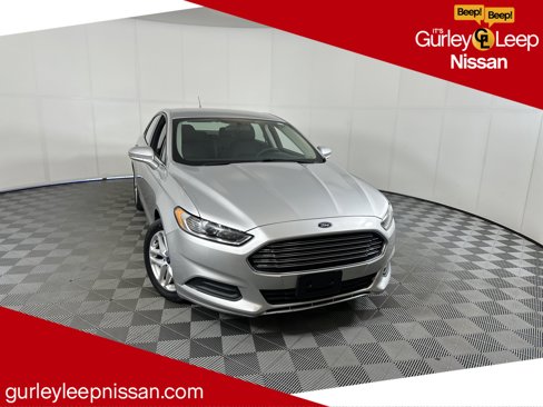 Used 2016 Ford Fusion SE image 1