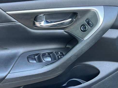 Used 2015 Nissan Altima 2.5 SL w/ Moonroof Package image 24