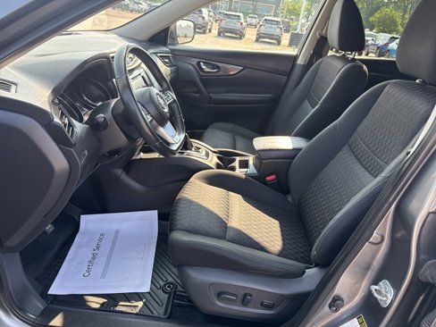 Used 2019 Nissan Rogue SV image 11