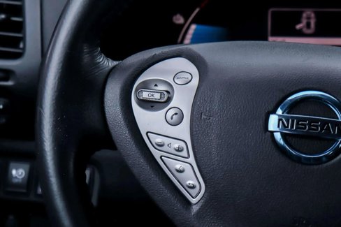 Used 2016 Nissan Leaf SL w/ Premium Package image 31