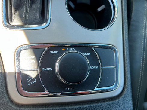 Used 2016 Jeep Grand Cherokee Limited image 24