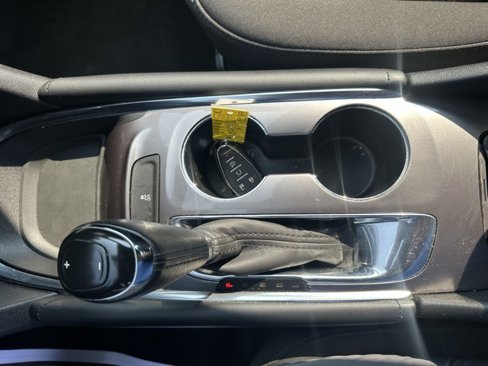 Used 2018 Chevrolet Malibu LT image 28