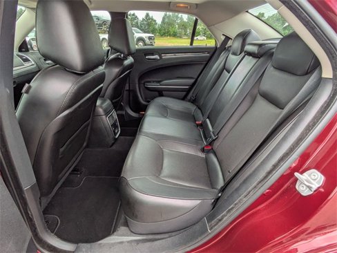 Used 2019 Chrysler 300 Limited image 31