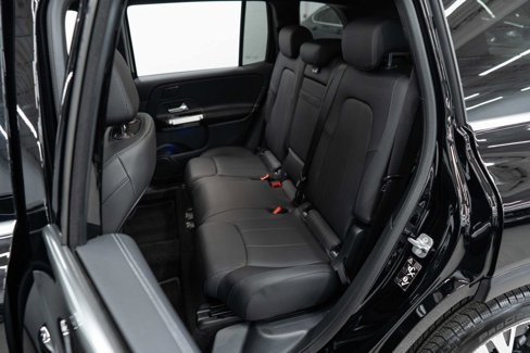 Used 2024 Mercedes-Benz GLB 250 4MATIC w/ Driver Assistance Package image 32