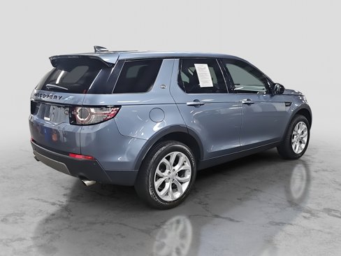 Used 2019 Land Rover Discovery Sport SE image 5