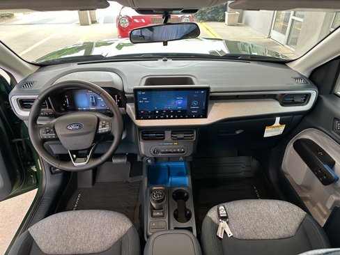 New 2025 Ford Maverick XLT image 30