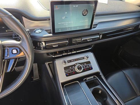 Used 2021 Lincoln Aviator AWD image 32