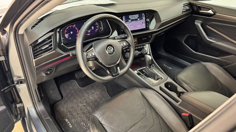 Used 2020 Volkswagen Jetta SEL Premium image 4