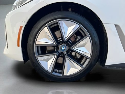 Used 2023 BMW i4 eDrive35 w/ Premium Package image 27