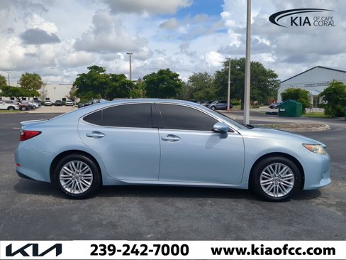 Used 2013 Lexus ES 350 w/ Luxury Pkg image 4