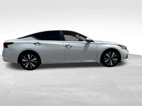 Used 2022 Nissan Altima 2.5 SV image 8