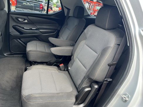 Used 2020 Chevrolet Traverse LT image 24