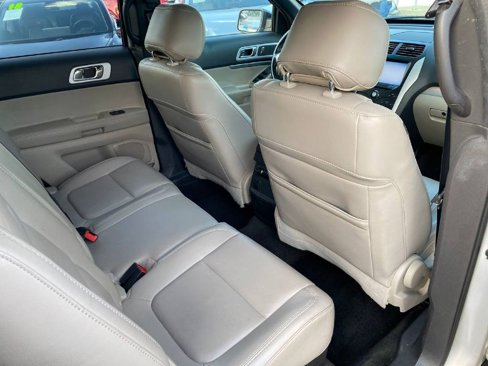 Used 2013 Ford Explorer XLT image 11