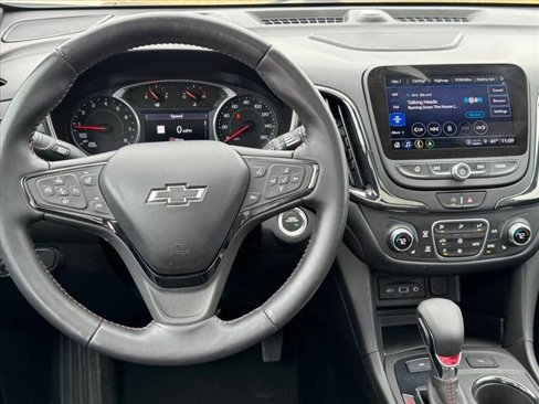 Used 2022 Chevrolet Equinox RS w/ RS Leather Package image 4