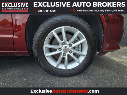 Used 2019 Dodge Grand Caravan SXT image 13